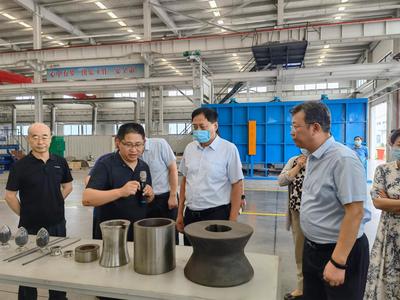 黨委書(shū)記張殿臣赴威海調(diào)研校地合作事宜并看望&ldquo;四進(jìn)&rdquo;工作組學(xué)校掛職干部