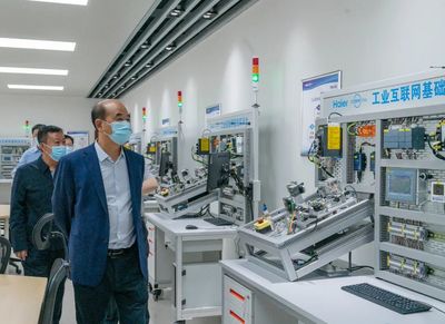 省委教育工委、省教育廳赴神木職業(yè)技術學院調研機電化工職業(yè)教育工作